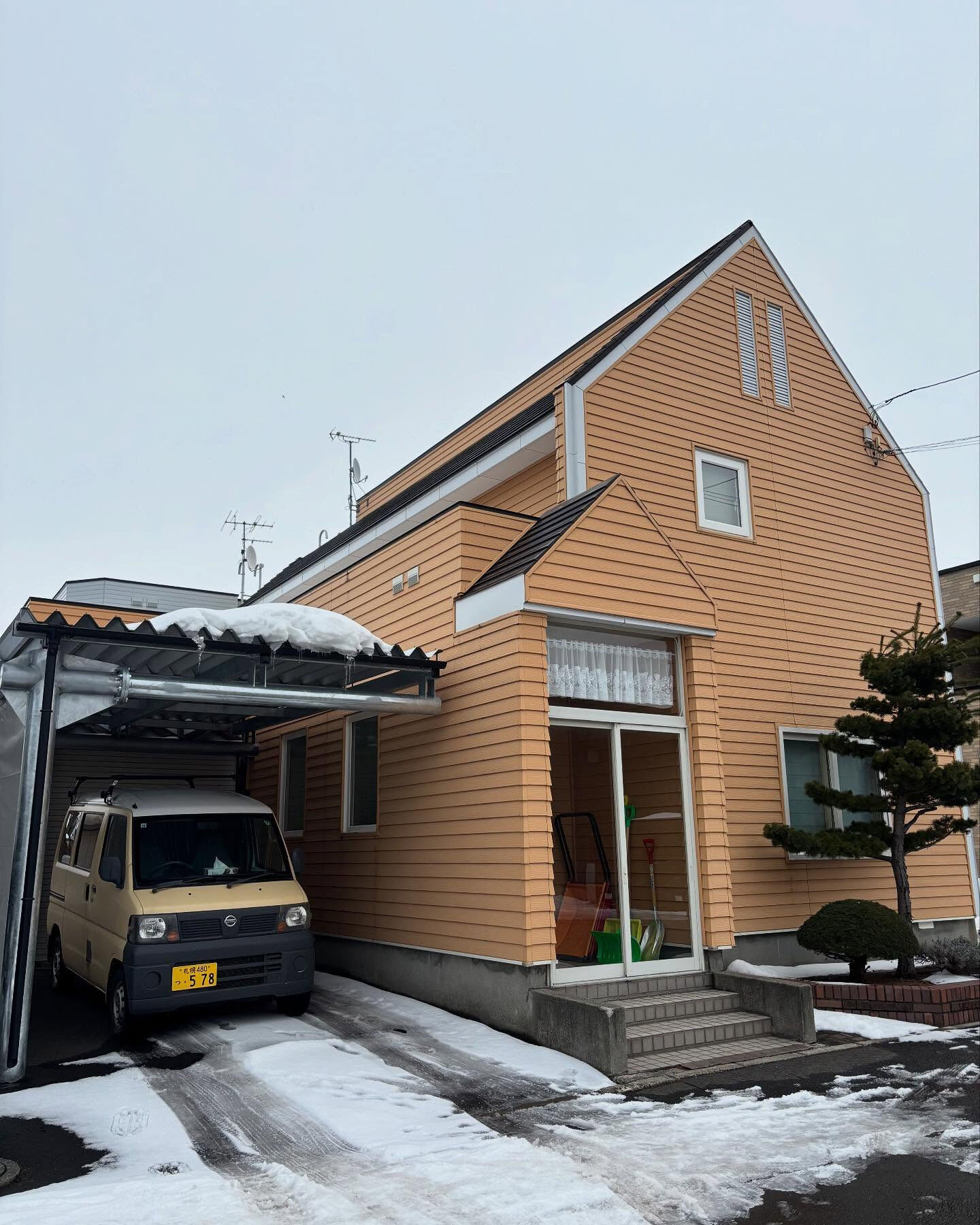 この春、手稲区の住宅での塗装工事打ち合わせに行ってまいりまし