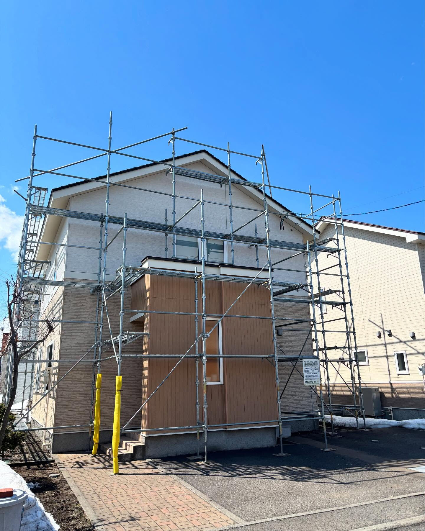 🌸4月に入り、石狩市樽川でも外壁屋根塗装工事がスタートしまし