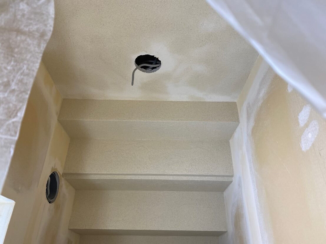 🏡✨ ご紹介します！これは新築工事の内部工事の写真ですが、一
