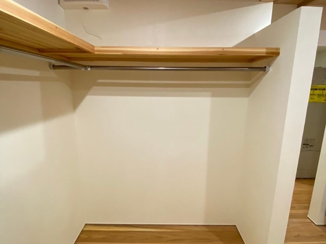 🏡✨ ご紹介します！これは新築工事の内部工事の写真ですが、一