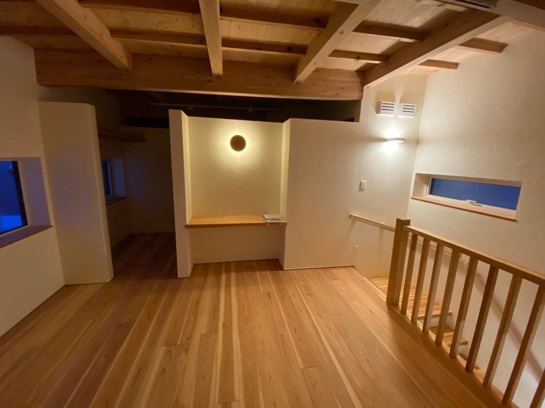 🏡✨ ご紹介します！これは新築工事の内部工事の写真ですが、一